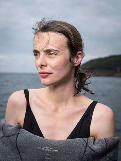 Manon, plongeuse et technicienne soigneuse à Océanopolis, série « Homo Aquaticus », 2021, collection L’Imagerie © Florence Joubert
